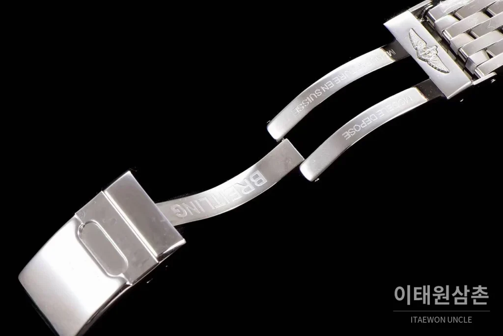 브라이틀링 내비타이머 1 스틸 블랙다이얼 크로노그래프 오토매틱 41mm 스틸 브레이슬릿 화이트 베젤