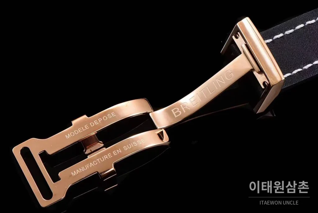 브라이틀링 내비타이머 1 스틸 블랙다이얼 크로노그래프 오토매틱 41mm 블랙 가죽 스트랩 로즈골드 베젤