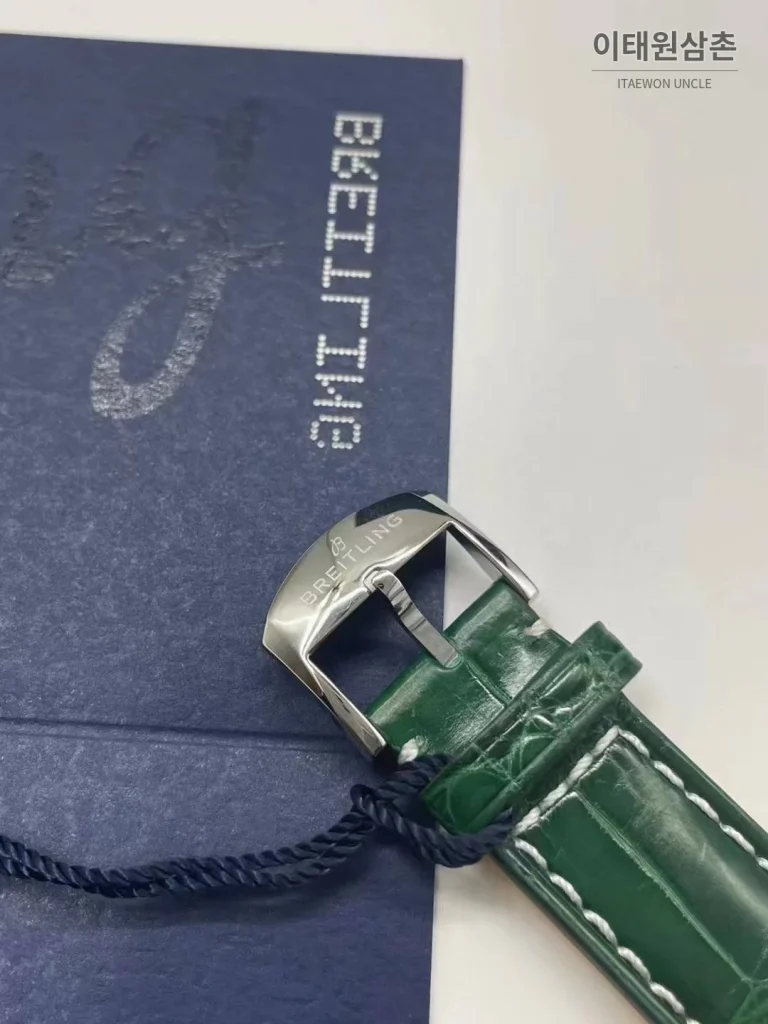 브라이틀링 내비타이머 41 그린다이얼 크로노그래프 오토매틱 41mm 그린 가죽 스트랩