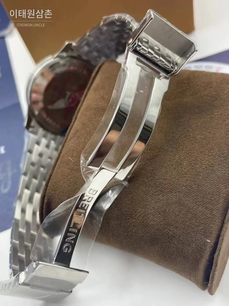 브라이틀링 내비타이머 41 그린다이얼 크로노그래프 오토매틱 41mm 스틸 브레이슬릿
