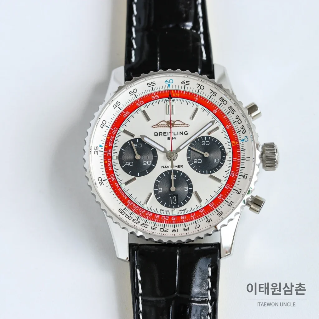 브라이틀링 내비타이머 B01 크로노그래프 오토매틱 43mm 블랙 블랙 가죽 스트랩 블랙 베젤 (2)
