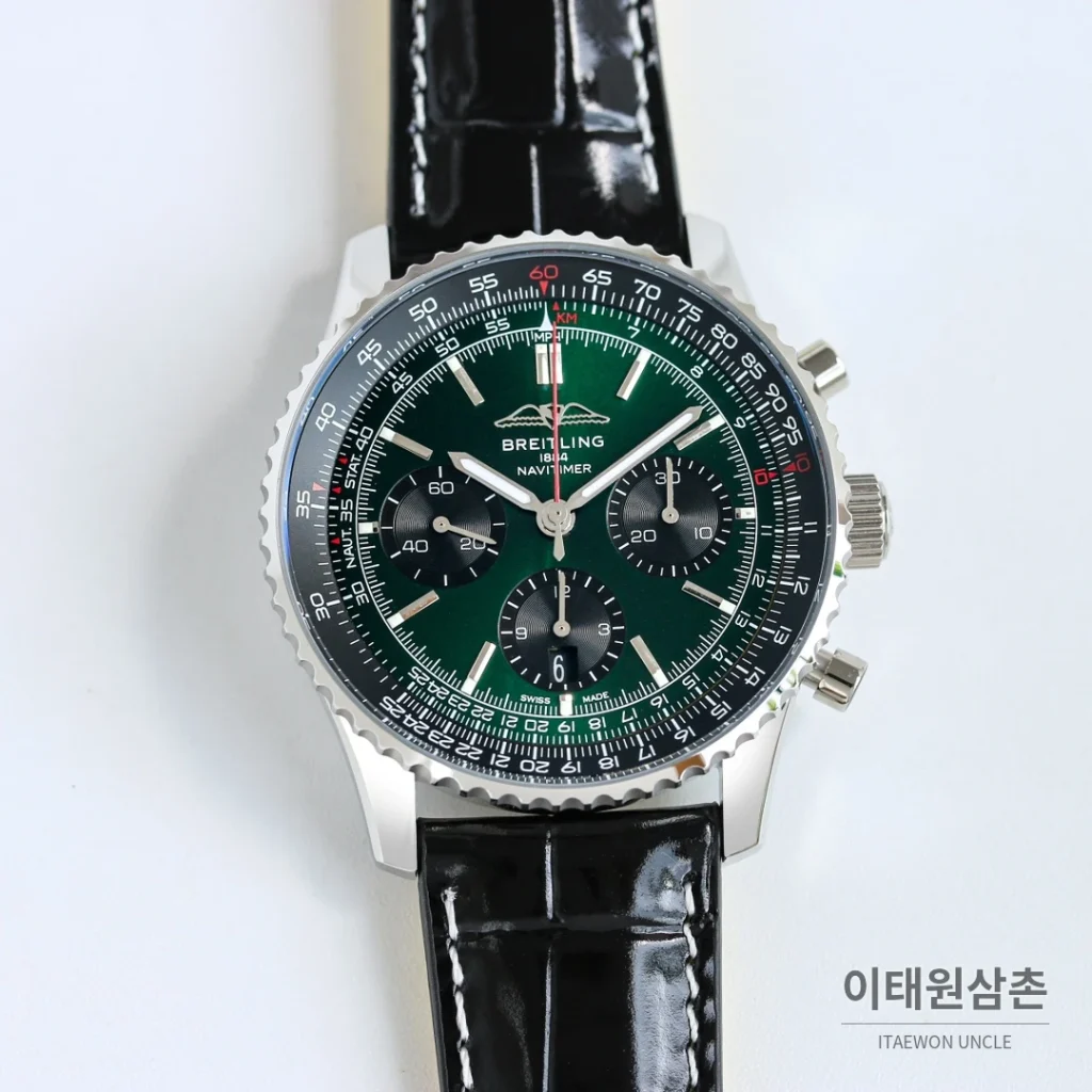 브라이틀링 내비타이머 B01 크로노그래프 오토매틱 43mm 블랙 블랙 가죽 스트랩 실버 베젤 (2)