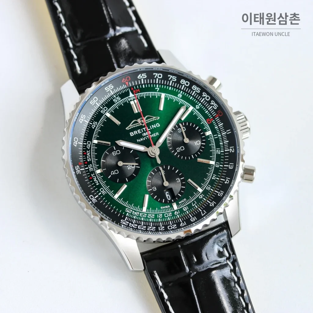 브라이틀링 내비타이머 B01 크로노그래프 오토매틱 43mm 블랙 블랙 가죽 스트랩 실버 베젤 (2)