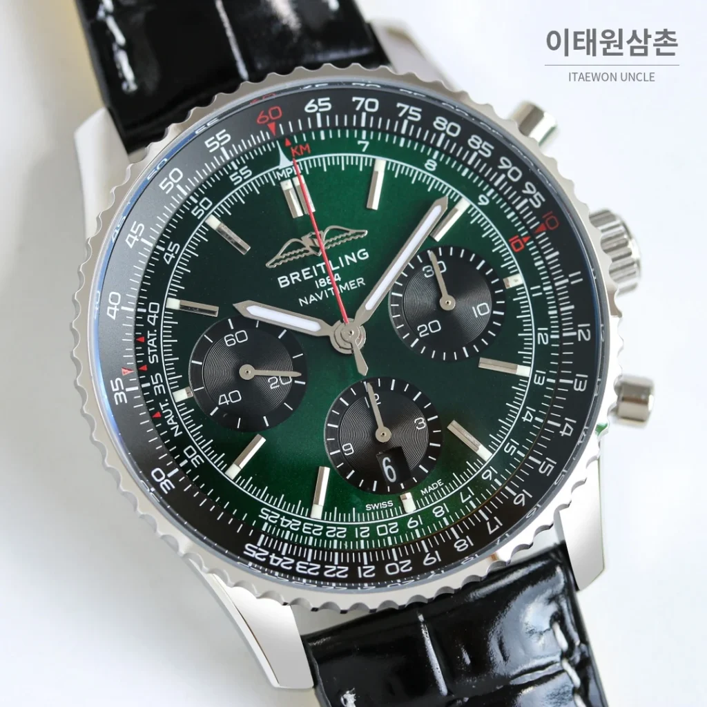 브라이틀링 내비타이머 B01 크로노그래프 오토매틱 43mm 블랙 블랙 가죽 스트랩 실버 베젤 (2)