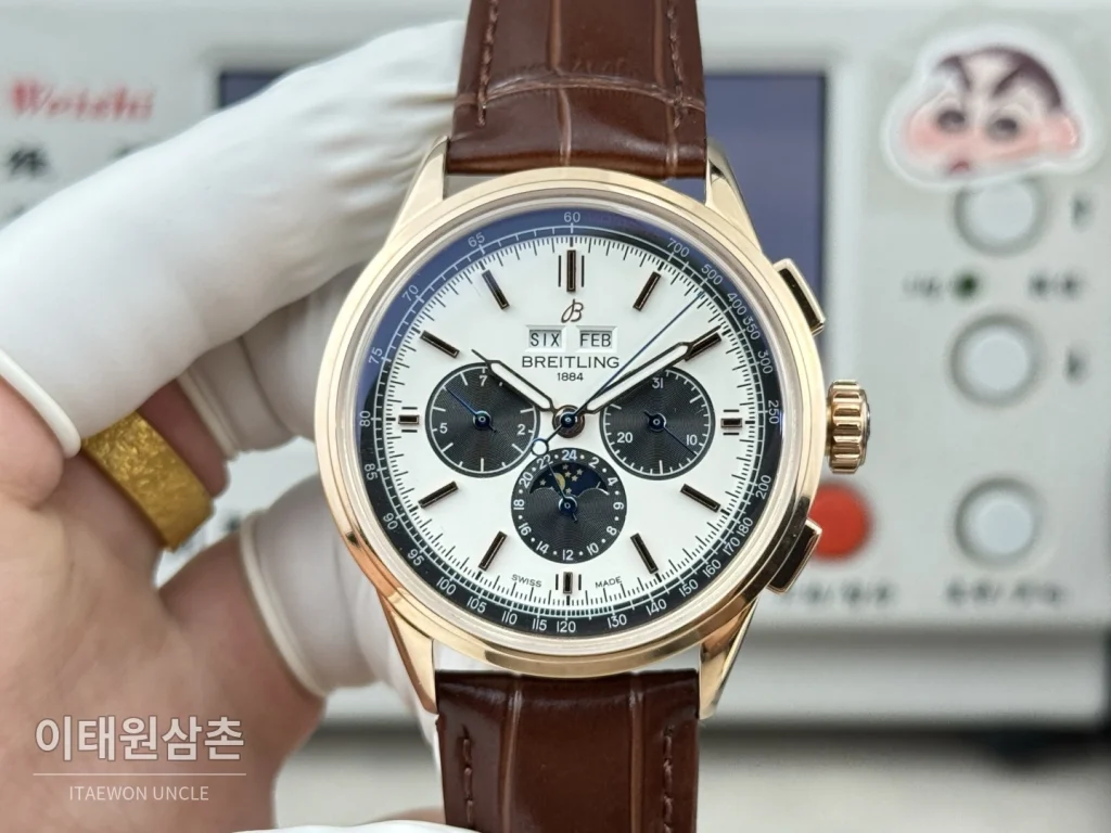 브라이틀링 내비타이머 크로노그래프 블랙다이얼 오토매틱 42mm 브라운 가죽 스트랩