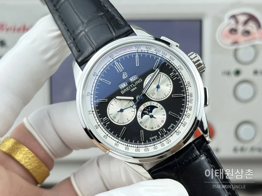 브라이틀링 내비타이머 크로노그래프 블랙다이얼 오토매틱 42mm 블랙 가죽 스트랩