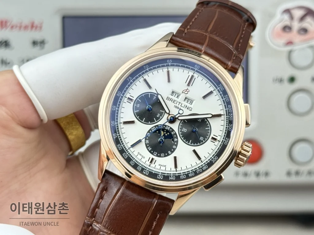 브라이틀링 내비타이머 크로노그래프 블랙다이얼 오토매틱 42mm 브라운 가죽 스트랩