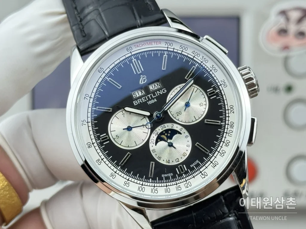 브라이틀링 내비타이머 크로노그래프 블랙다이얼 오토매틱 42mm 블랙 가죽 스트랩