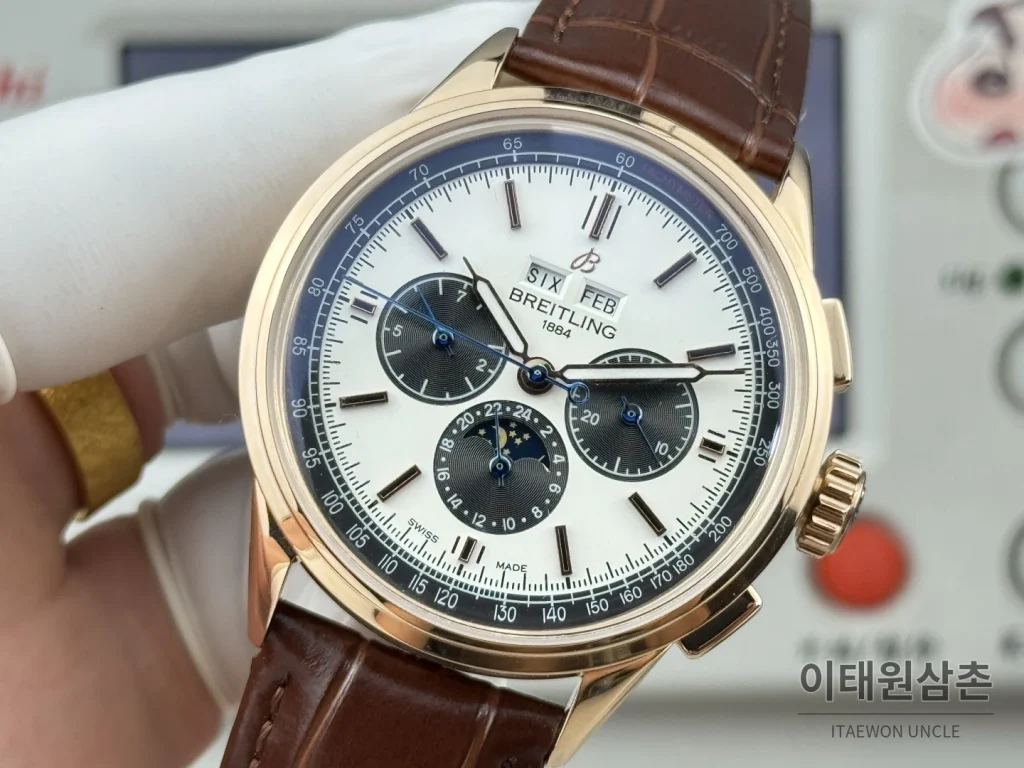 브라이틀링 내비타이머 크로노그래프 블랙다이얼 오토매틱 42mm 브라운 가죽 스트랩
