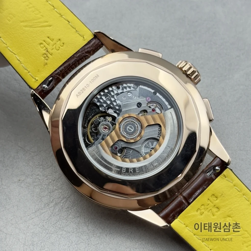 브라이틀링 내비타이머 크로노그래프 블랙다이얼 오토매틱 42mm 브라운 가죽 스트랩