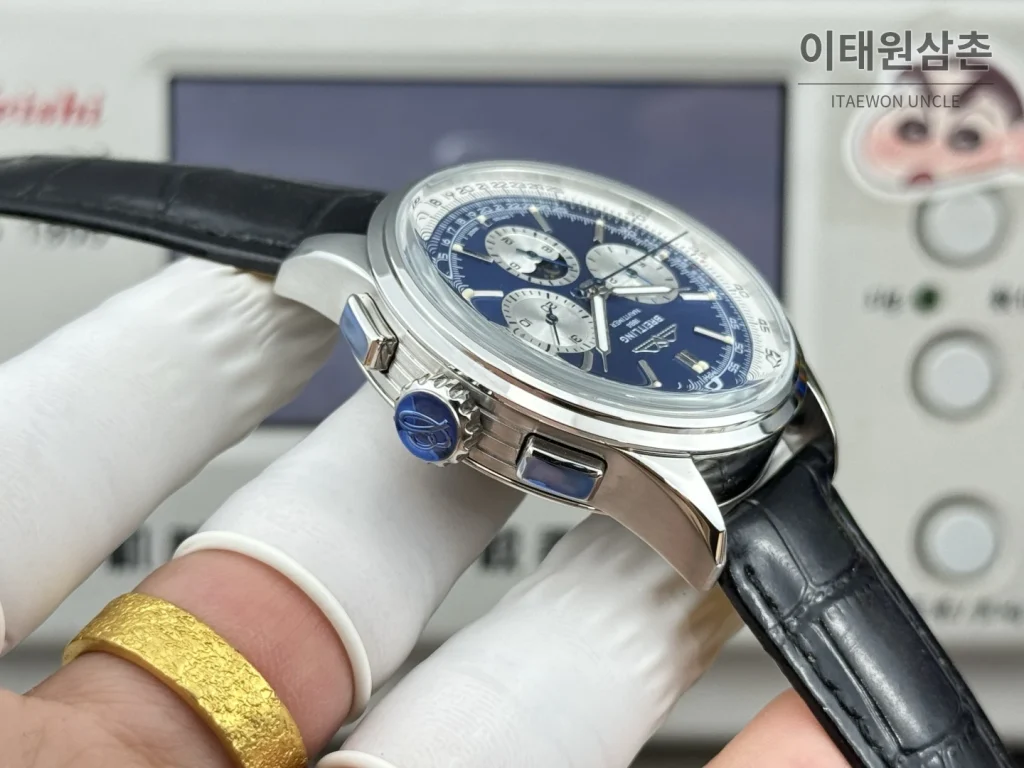 브라이틀링 내비타이머 크로노그래프 가죽스트랩 오토매틱 42mm 블랙