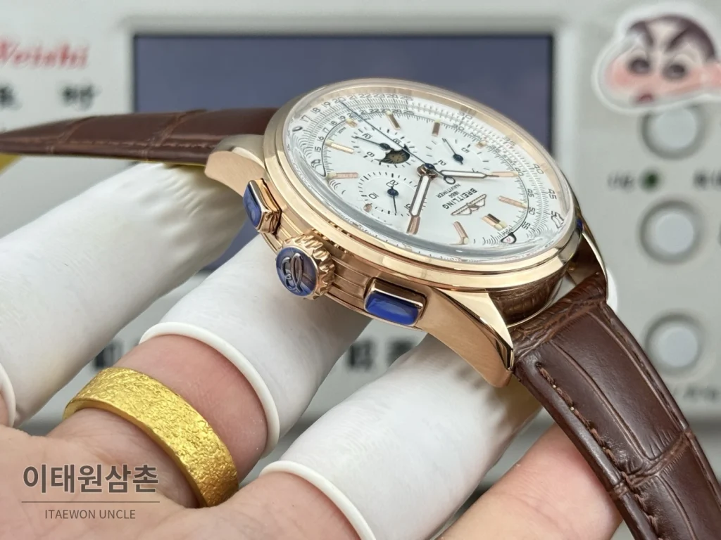 브라이틀링 내비타이머 크로노그래프 가죽스트랩 오토매틱 42mm 블랙 로즈골드 베젤