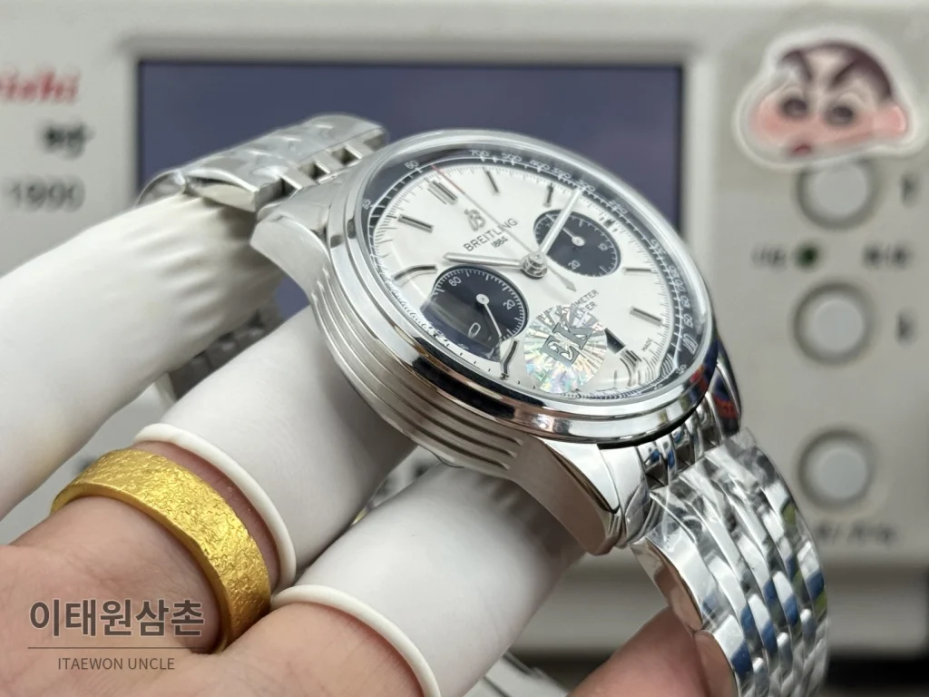 브라이틀링 프리미에 B01 스틸 듀얼카운터 크로노그래프 오토매틱 42mm 화이트 다이얼
