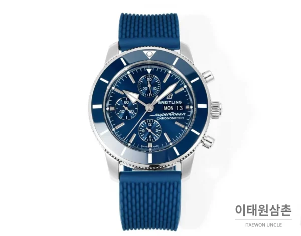 브라이틀링 슈퍼오션 유니버셜 II 크로노그래프 오토매틱 네이비 다이얼