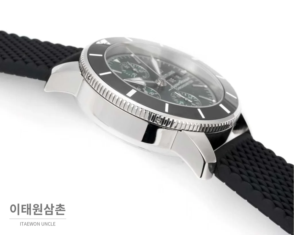 브라이틀링 슈퍼오션 유니버셜 II 크로노그래프 오토매틱 그린 다이얼
