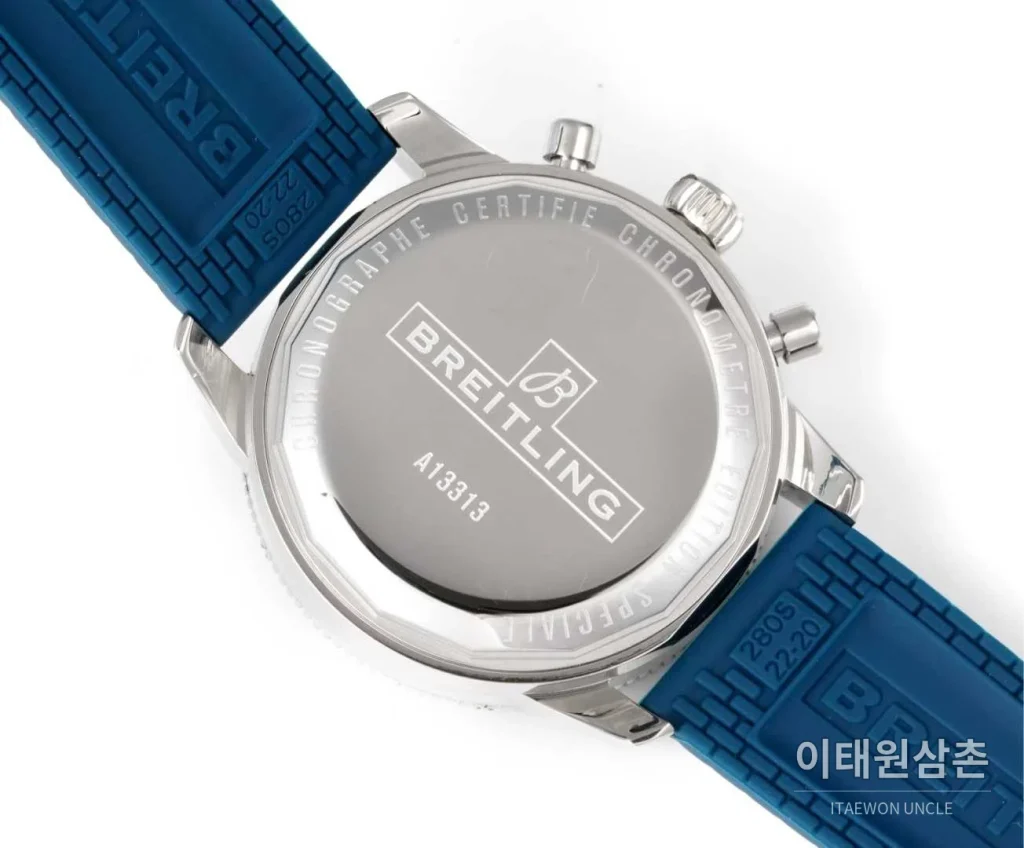 브라이틀링 슈퍼오션 유니버셜 II 크로노그래프 오토매틱 네이비 다이얼