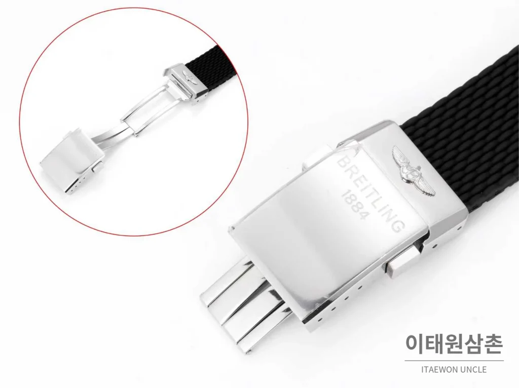 브라이틀링 슈퍼오션 유니버셜 II 크로노그래프 오토매틱 그린 다이얼
