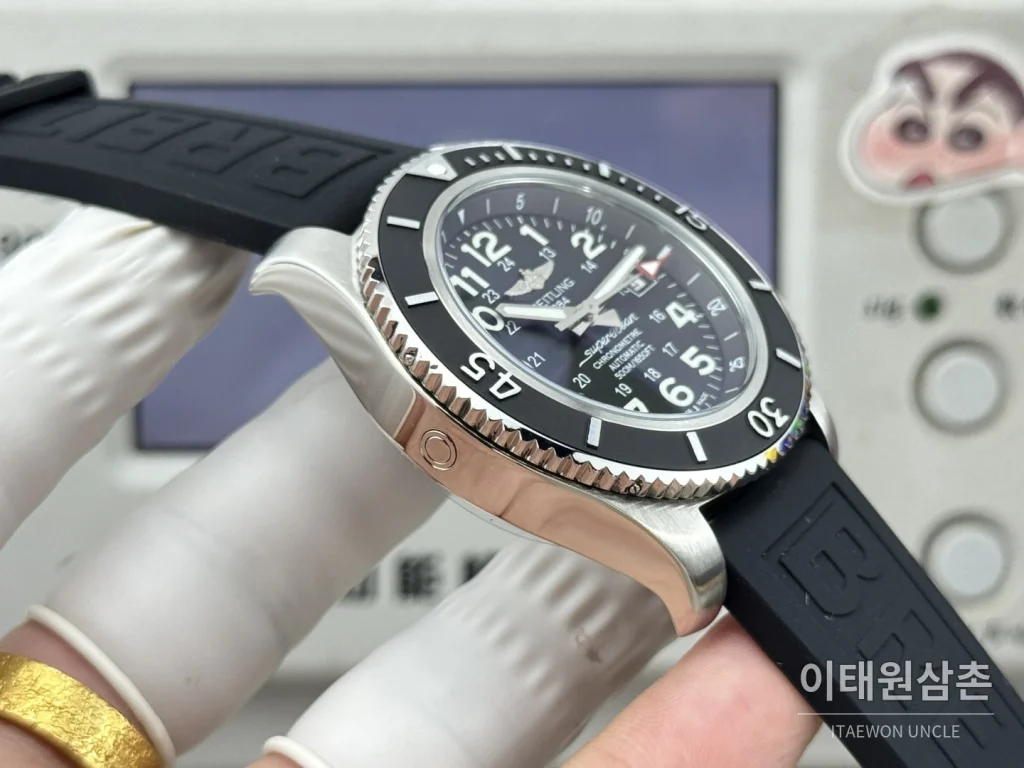 브라이틀링 슈퍼오션 316 스틸 단방향베젤 오토메틱 블랙 다이얼