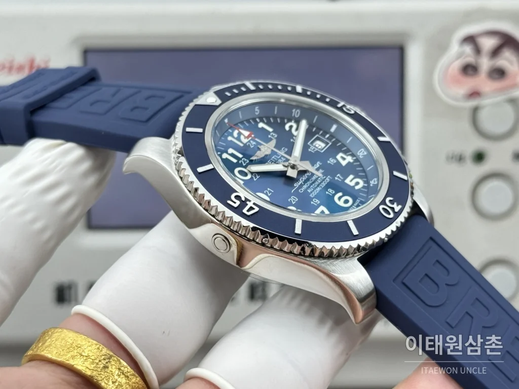 브라이틀링 슈퍼오션 316 스틸 단방향베젤 오토메틱 네이비 다이얼