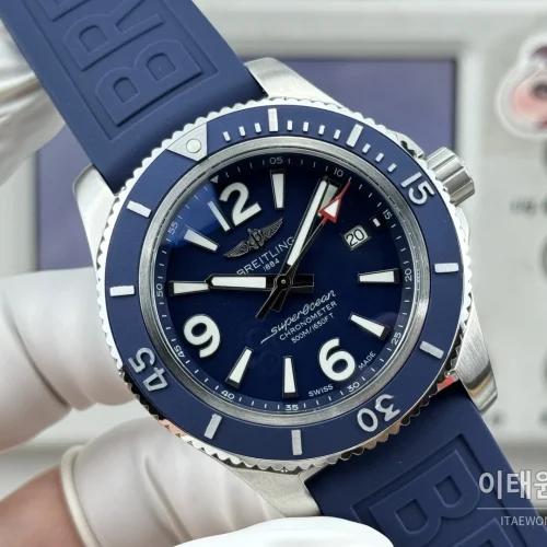 브라이틀링 슈퍼오션 316L 스틸 단방향베젤 오토메틱 네이비 다이얼 브라이틀링 슈퍼오션 316L 스틸 단방향베젤 오토메틱 네이비 다이얼