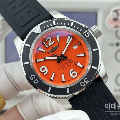 브라이틀링 슈퍼오션 316L 스틸 단방향베젤 오토메틱 오렌지 다이얼 브라이틀링 슈퍼오션 316L 스틸 단방향베젤 오토메틱 오렌지 다이얼