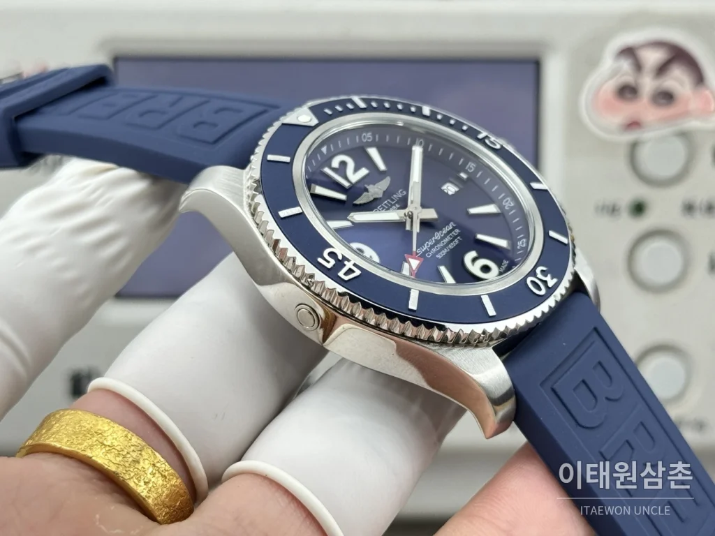 브라이틀링 슈퍼오션 316L 스틸 단방향베젤 오토메틱 네이비 다이얼