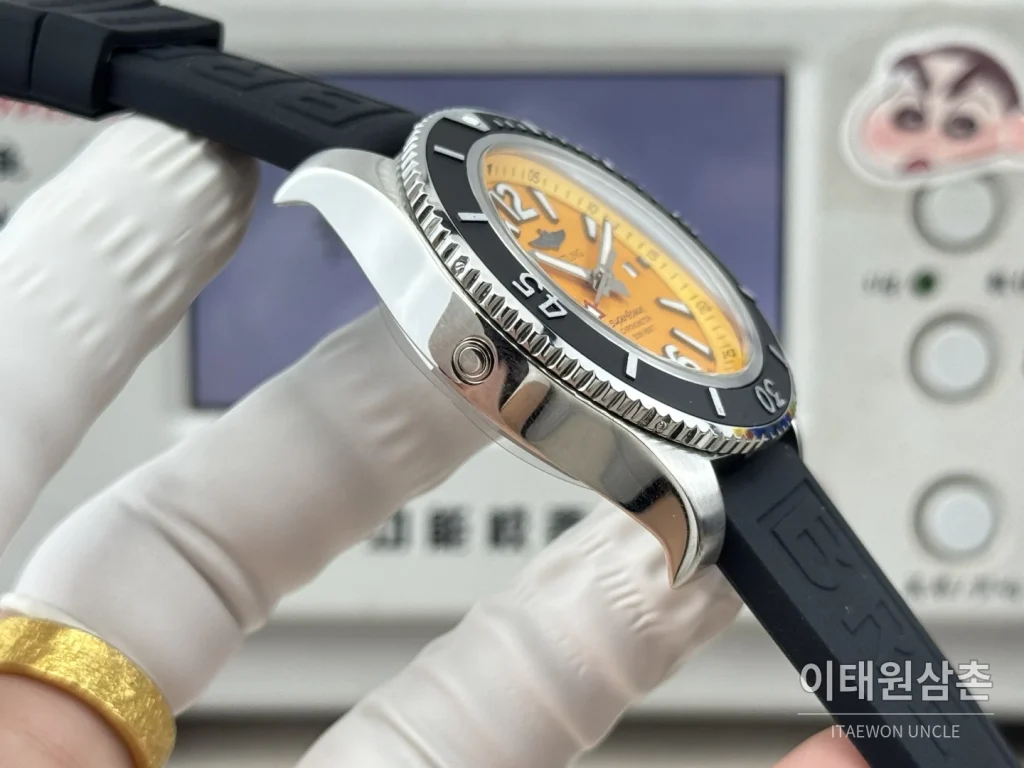 브라이틀링 슈퍼오션 316L 스틸 단방향베젤 오토메틱 오렌지 다이얼 (2)