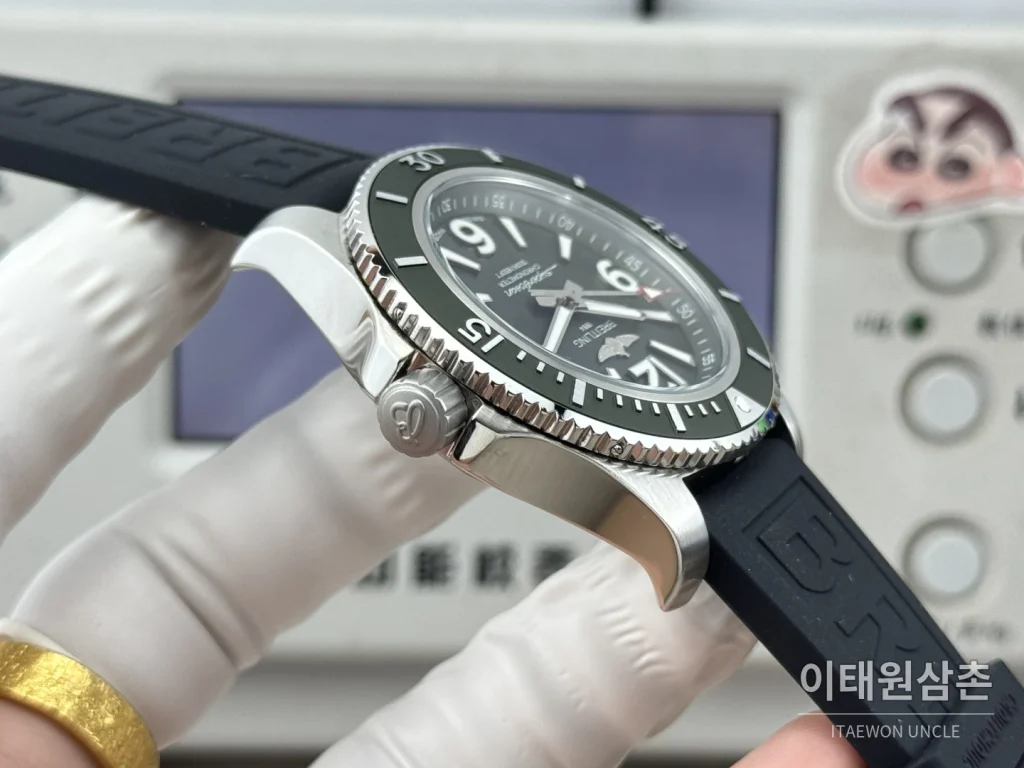 브라이틀링 슈퍼오션 316L 스틸 단방향베젤 오토메틱 그린 다이얼