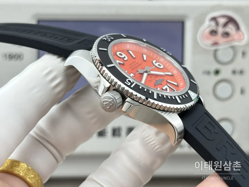브라이틀링 슈퍼오션 316L 스틸 단방향베젤 오토메틱 오렌지 다이얼
