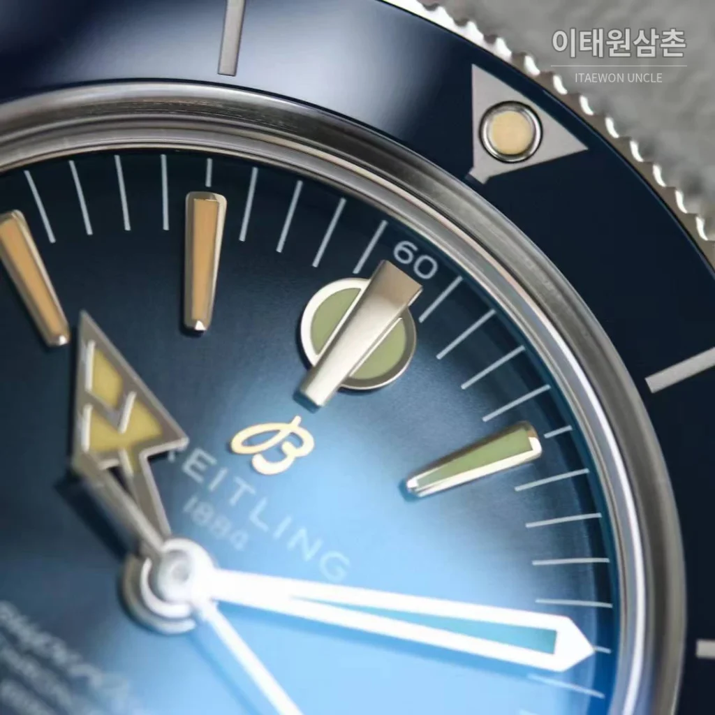 브라이틀링 슈퍼오션 헤리티지 57 빈티지 다이버 블랙다이얼 오토매틱 42mm 스틸 브레이슬릿 네이비 베젤 (2)