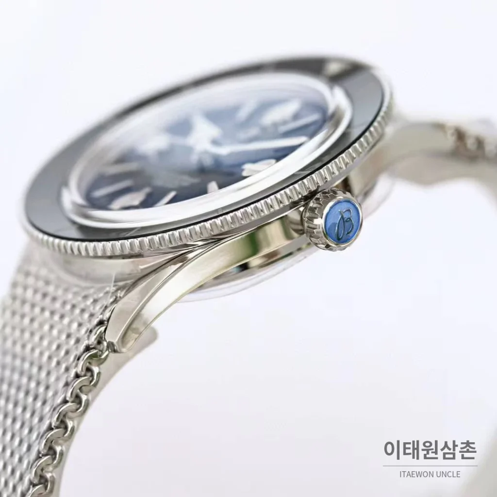 브라이틀링 슈퍼오션 헤리티지 57 빈티지 다이버 블랙다이얼 오토매틱 42mm 스틸 브레이슬릿 블랙 베젤