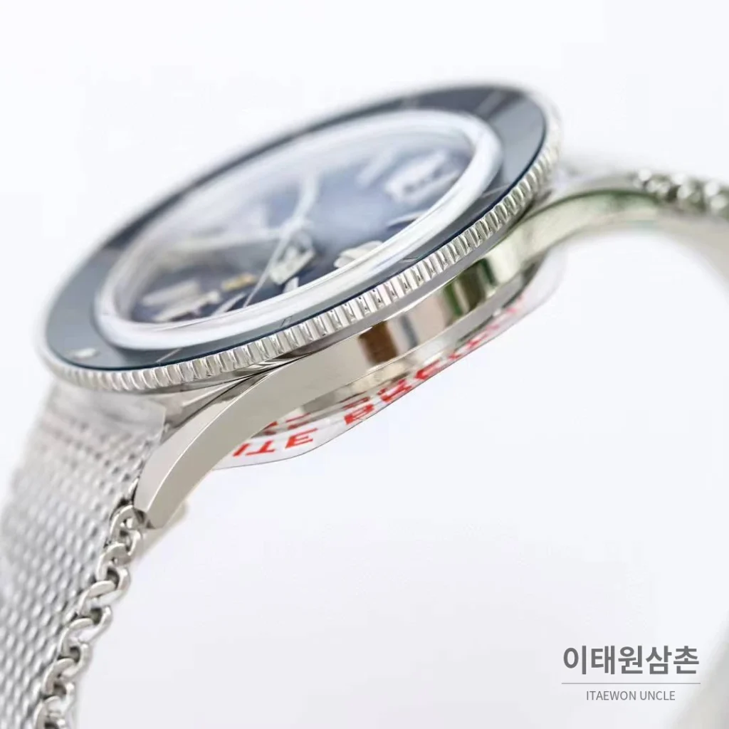 브라이틀링 슈퍼오션 헤리티지 57 빈티지 다이버 블랙다이얼 오토매틱 42mm 스틸 브레이슬릿 네이비 베젤
