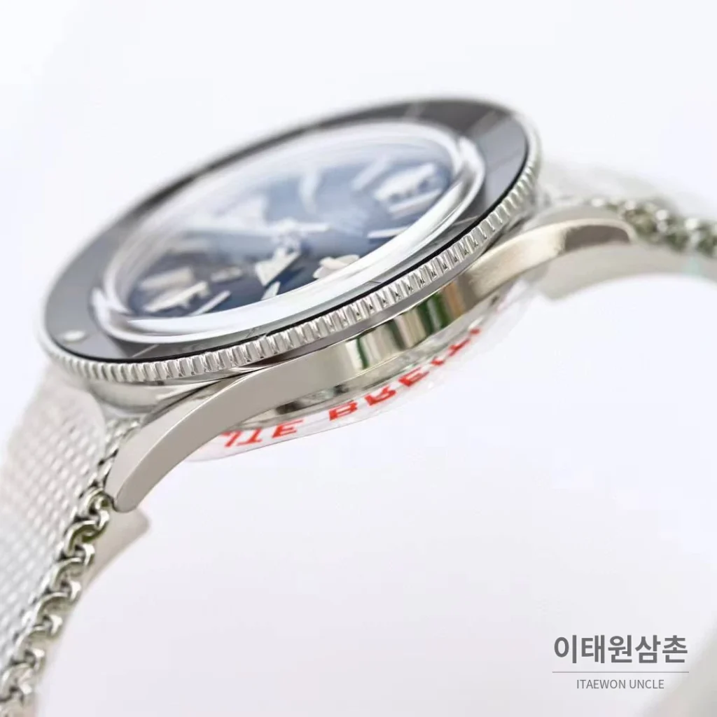 브라이틀링 슈퍼오션 헤리티지 57 빈티지 다이버 블랙다이얼 오토매틱 42mm 스틸 브레이슬릿 블랙 베젤