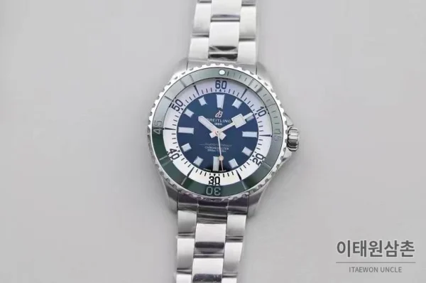 브라이틀링 슈퍼오션 스틸 블랙다이얼 다이버 오토매틱 44mm 스틸 브레이슬릿 그린 베젤