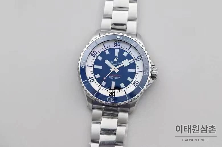 브라이틀링 슈퍼오션 스틸 블랙다이얼 다이버 오토매틱 44mm 스틸 브레이슬릿 블루 베젤