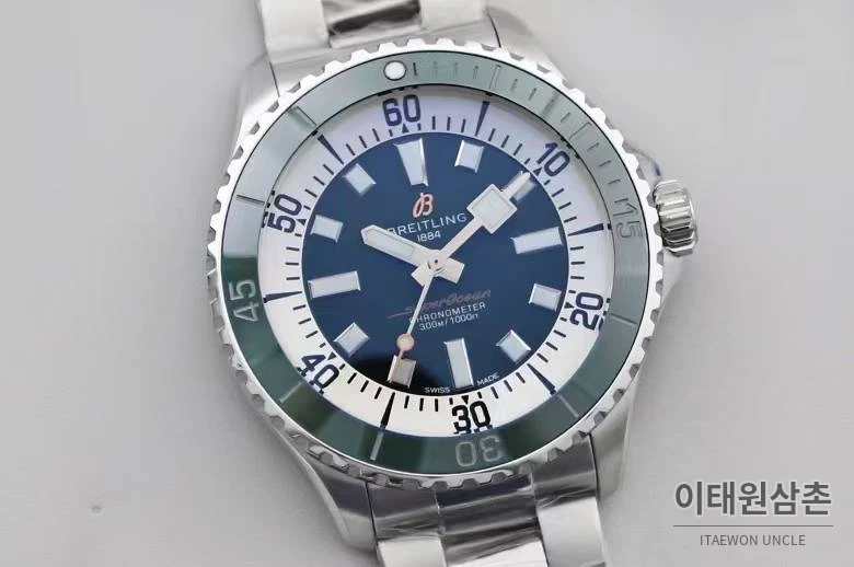 브라이틀링 슈퍼오션 스틸 블랙다이얼 다이버 오토매틱 44mm 스틸 브레이슬릿 그린 베젤