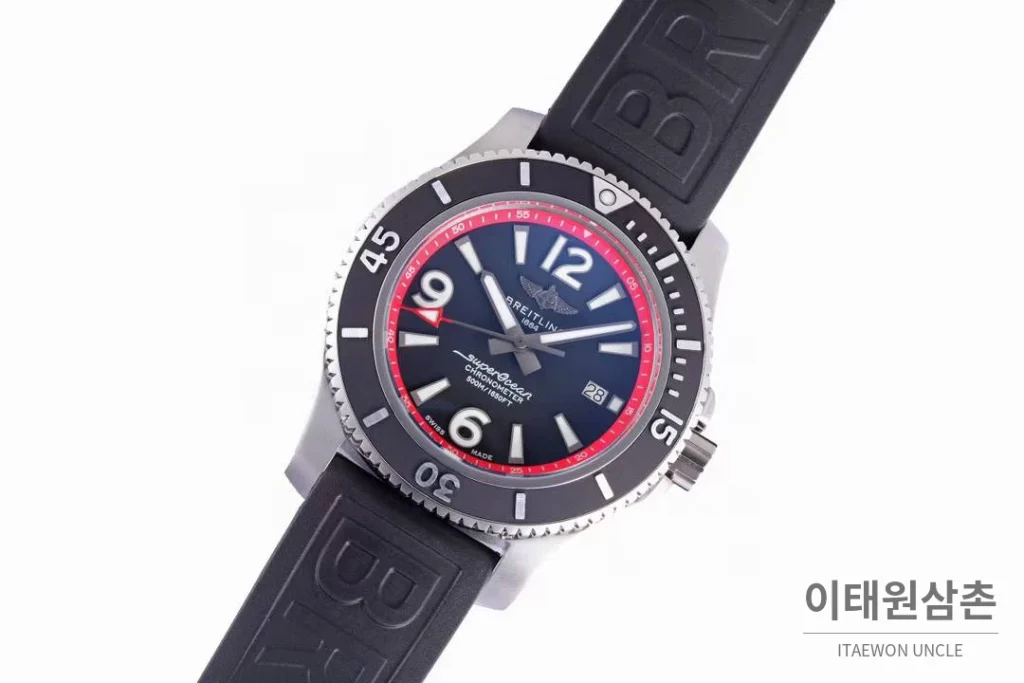 브라이틀링 슈퍼오션 스틸 블랙다이얼 다이버 오토매틱 42mm 블랙 러버 스트랩 블랙 베젤 (4)