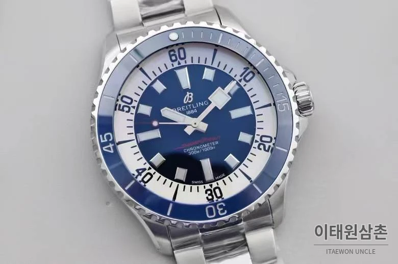 브라이틀링 슈퍼오션 스틸 블랙다이얼 다이버 오토매틱 44mm 스틸 브레이슬릿 블루 베젤