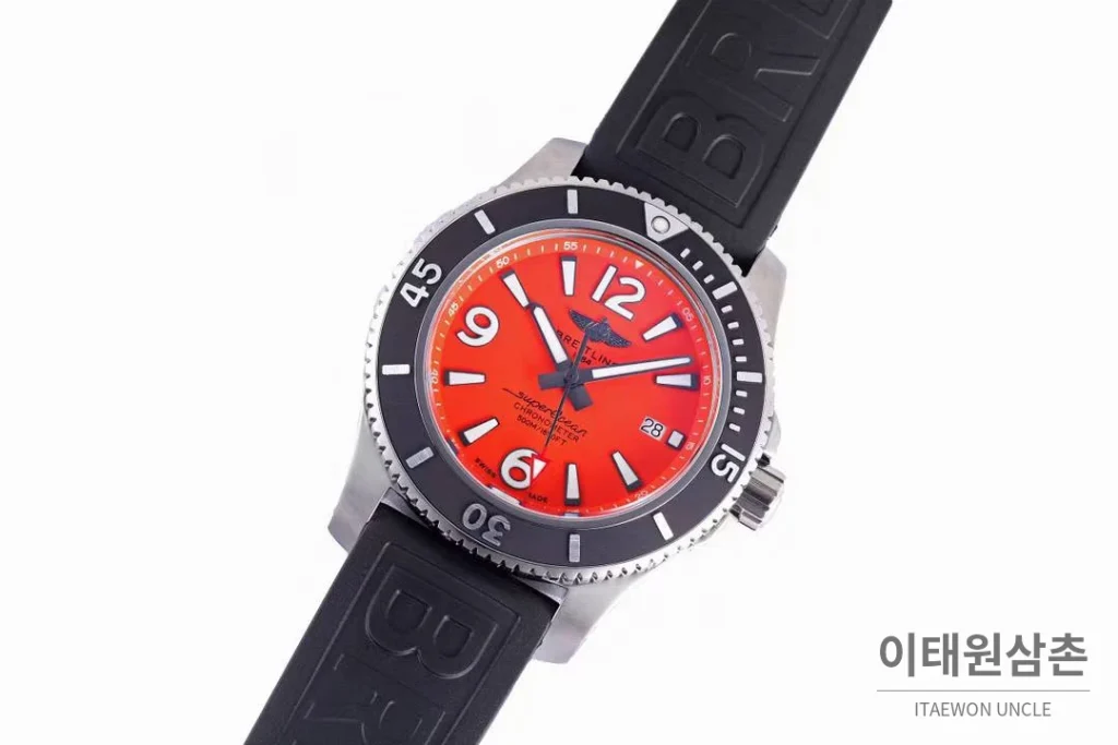 브라이틀링 슈퍼오션 스틸 블랙다이얼 다이버 오토매틱 42mm 블랙 러버 스트랩 블랙 베젤 (3)