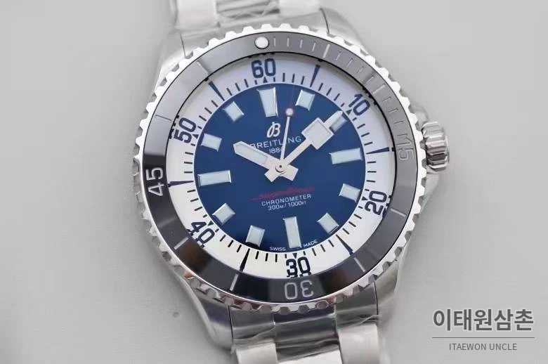 브라이틀링 슈퍼오션 스틸 블랙다이얼 다이버 오토매틱 44mm 스틸 브레이슬릿 화이트 베젤