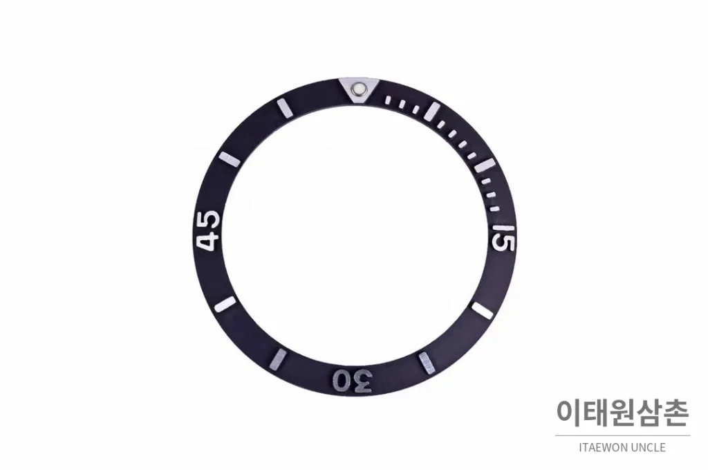 브라이틀링 슈퍼오션 스틸 블랙다이얼 다이버 오토매틱 42mm 블랙 러버 스트랩 그린 베젤