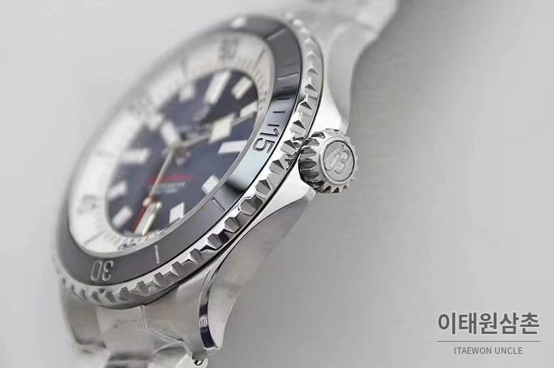 브라이틀링 슈퍼오션 스틸 블랙다이얼 다이버 오토매틱 44mm 스틸 브레이슬릿 실버 베젤 (2)