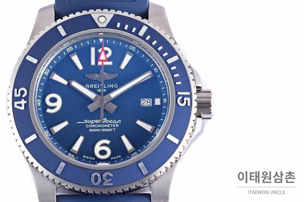브라이틀링 슈퍼오션 스틸 블랙다이얼 다이버 오토매틱 42mm 블루 러버 스트랩 블루 베젤