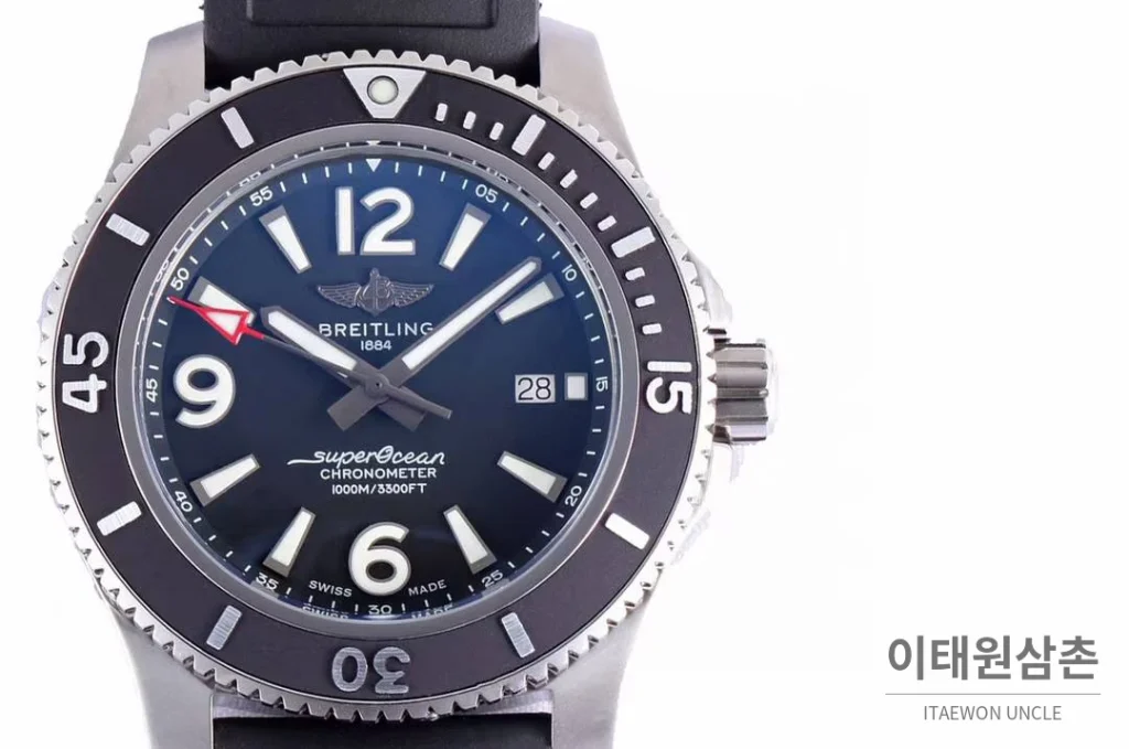 브라이틀링 슈퍼오션 스틸 블랙다이얼 다이버 오토매틱 42mm 블랙 러버 스트랩 블랙 베젤 (2)