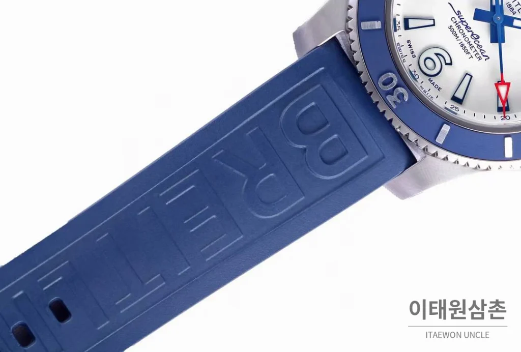브라이틀링 슈퍼오션 스틸 블랙다이얼 다이버 오토매틱 42mm 블루 러버 스트랩 블루 베젤 (2)