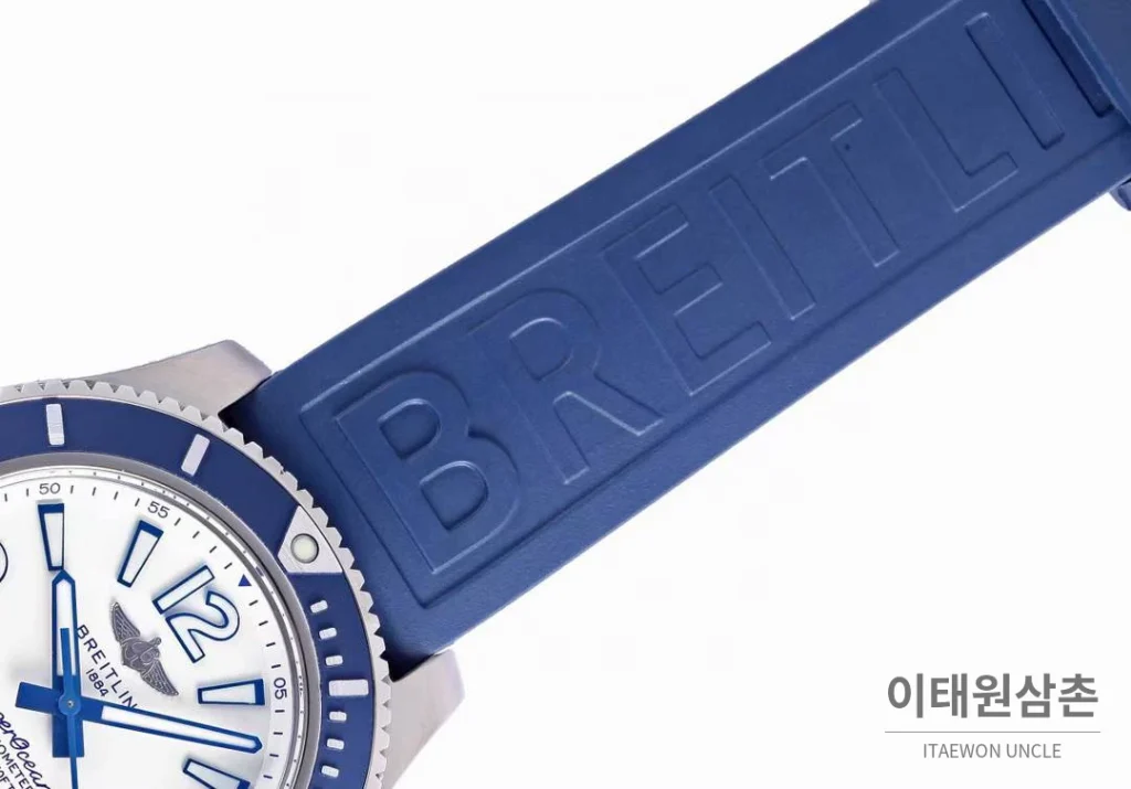 브라이틀링 슈퍼오션 스틸 블랙다이얼 다이버 오토매틱 42mm 블루 러버 스트랩 블루 베젤 (2)