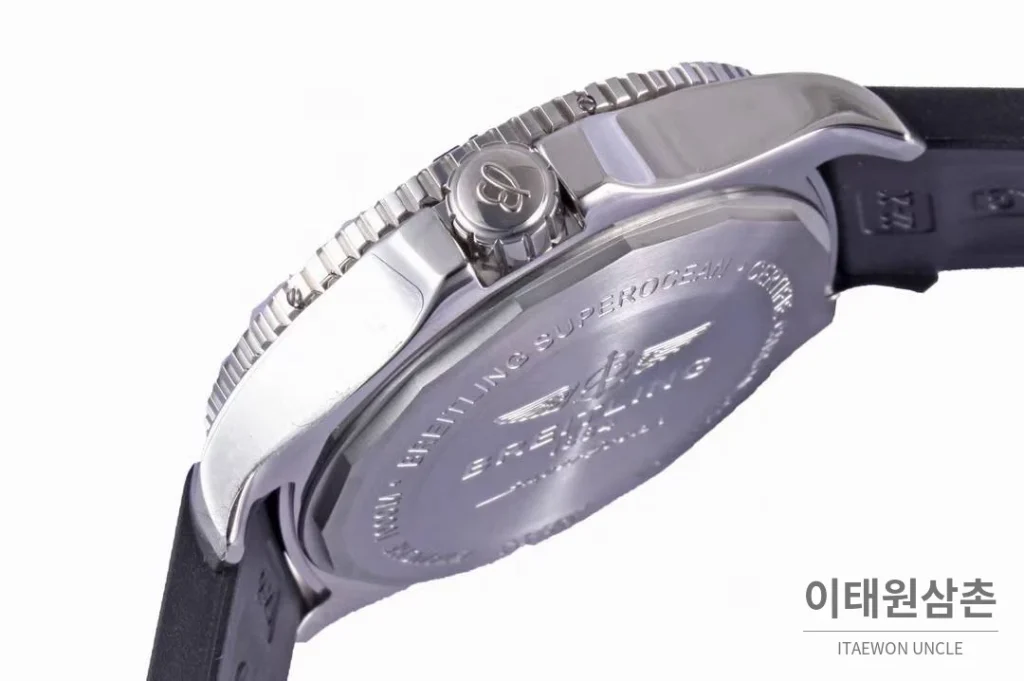 브라이틀링 슈퍼오션 스틸 블랙다이얼 다이버 오토매틱 42mm 블랙 러버 스트랩 블랙 베젤 (5)