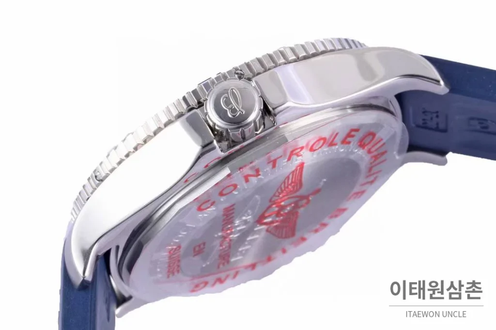 브라이틀링 슈퍼오션 스틸 블랙다이얼 다이버 오토매틱 42mm 블루 러버 스트랩 블루 베젤 (2)