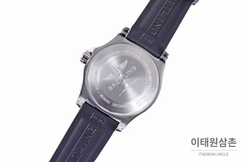 브라이틀링 슈퍼오션 스틸 블랙다이얼 다이버 오토매틱 42mm 블랙 러버 스트랩 블랙 베젤 (4)