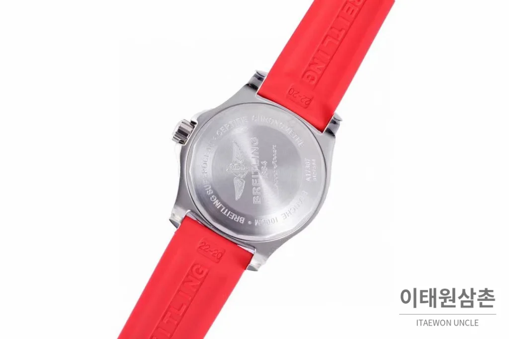 브라이틀링 슈퍼오션 스틸 블랙다이얼 다이버 오토매틱 42mm 레드 러버 스트랩 블랙 베젤